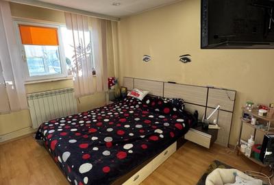 Apartament cu 3 camere decomandat în Poștei - Bucov