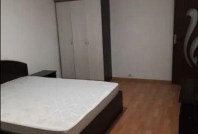 Garsonieră decomandată, mobilată în Nicolina
