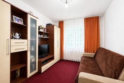 Apartament cu 3 camere decomandat în Alfa - 8
