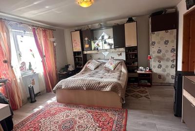 Casă cu 3 camere cu Teren 13000 Mp în Central