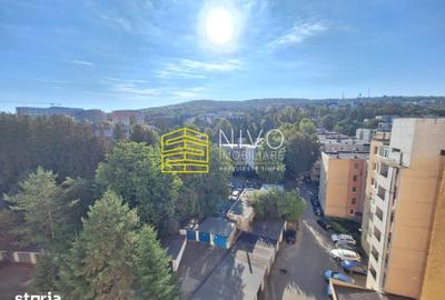 Apartament cu 2 camere decomandat în 22 Decembrie 1989