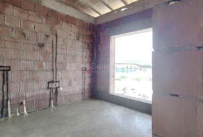 Casă individuală cu 4 camere cu Canalizare în Cristian - 7