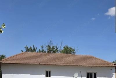 Teren de 2800 mp, în Cerchezu