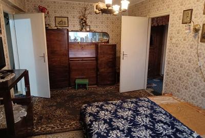 Apartament cu 2 camere semidecomandat în P-ța Victoriei