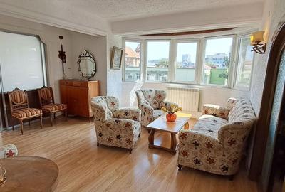 Apartament cu 3 camere semidecomandat în Romană