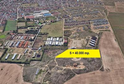 Teren Construcții intravilan de 40000 mp, în Est - 1