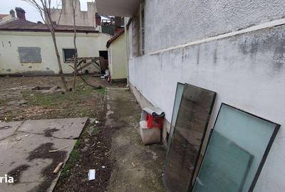 Casă cu 4 camere cu Canalizare în Griviței - 1