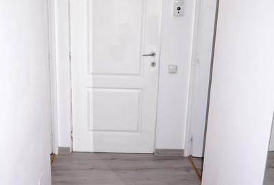 Apartament cu 2 camere semidecomandat în Berceni
