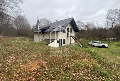 Casă individuală cu 4 camere cu Teren 600 Mp în Central - 1