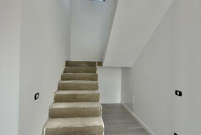 Casă cu 4 camere în Giroc