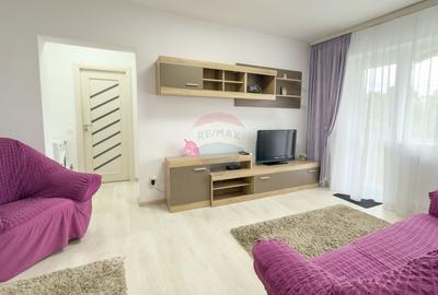 Apartament cu 3 camere semidecomandat, mobilat în Sud