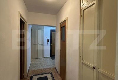Apartament cu 3 camere semidecomandat în 1 Mai - 1