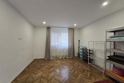 Casă individuală cu 5 camere cu Canalizare în Est - 8