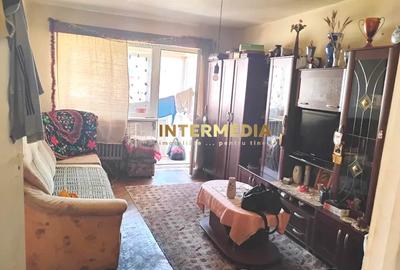 Apartament cu 2 camere decomandat, mobilat în Cetate