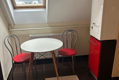 Apartament cu 3 camere în Micro 16