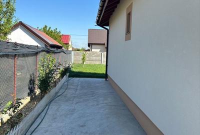 Apartament cu 3 camere în Moșnița Nouă