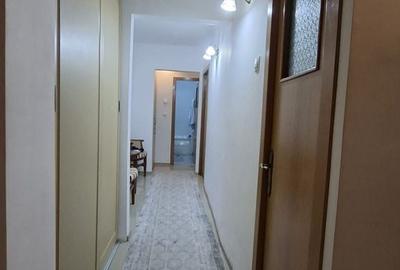 Apartament cu 3 camere decomandat în Eremia - 3