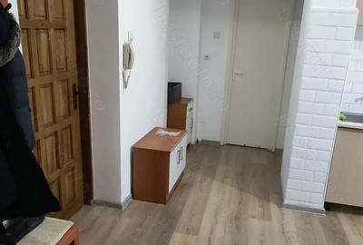 Apartament cu 2 camere decomandat în Micro 15 - 1