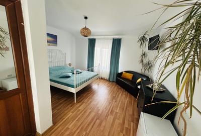 Casă cu 4 camere cu Teren 400 Mp în Central - 1