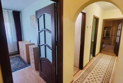 Apartament cu 2 camere decomandat în Energiei