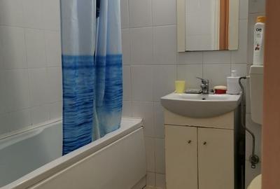Apartament cu 2 camere semidecomandat în Aleea Carpați
