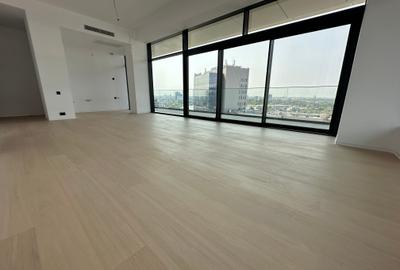 Apartament cu 4 camere semidecomandat în Floreasca