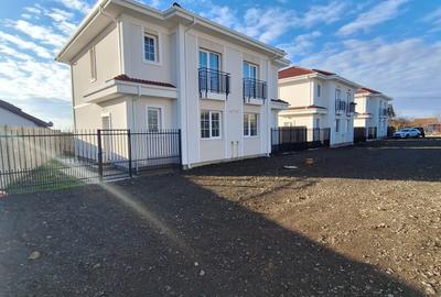 Duplex cu 3 camere cu Canalizare în Sânandrei - 2