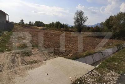 Teren de 2670 mp, în Debarcader - 1