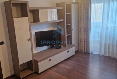 Apartament cu 3 camere semidecomandat în Aviatorilor