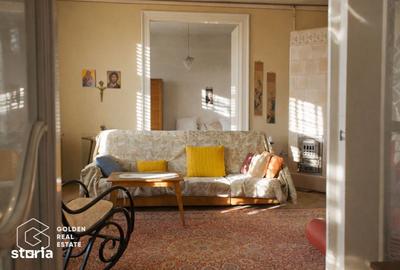 Apartament cu 3 camere semidecomandat în Pârneava