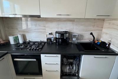 Apartament cu 3 camere decomandat în Crângași