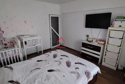 Apartament cu 2 camere decomandat în Nicolina
