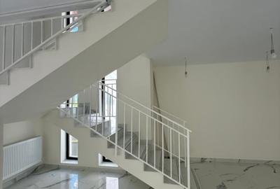 Casă individuală cu 4 camere în Central - 3