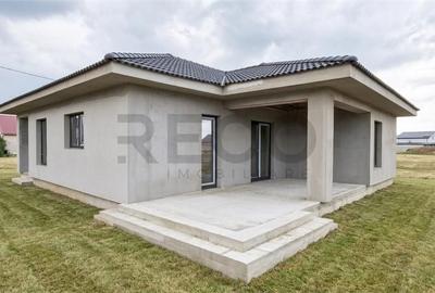 Casă cu 4 camere cu Teren 502 Mp în Sânmartin - 2