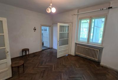 Apartament cu 4 camere decomandat în Sub Arini - 12