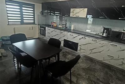 Apartament cu 3 camere decomandat în Radu Negru