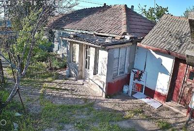 Casă cu Teren 1700 Mp în Plopu