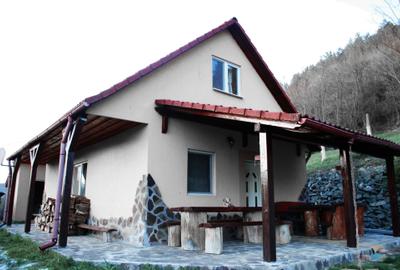 Casă cu 3 camere în Central
