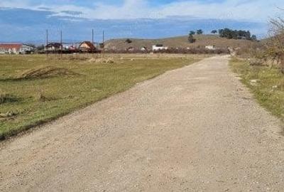Teren de 400 mp, în Sânpetru