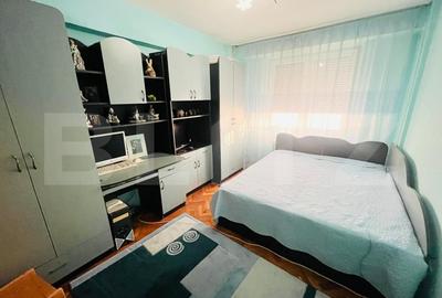 Apartament cu 3 camere decomandat, mobilat în Cantemir