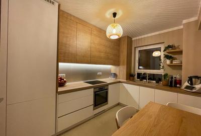 Apartament cu 2 camere decomandat în Tractorul - 1