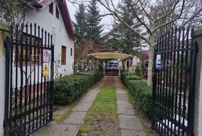 Casă cu 5 camere cu Canalizare în Central - 9
