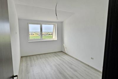 Apartament cu 3 camere decomandat în Sânpetru - 2
