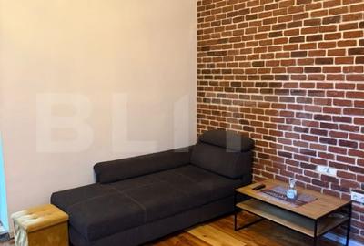 Apartament cu 2 camere semidecomandat, mobilat în Central