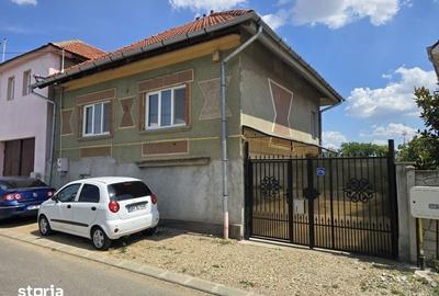Casă cu 2 camere cu Teren 97 Mp în Central