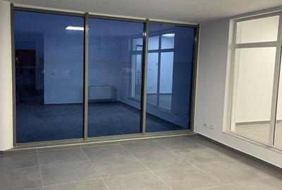Spațiu comercial, de 200 mp, în Centura