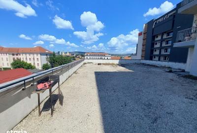 Apartament cu 4 camere semidecomandat în Central - 13