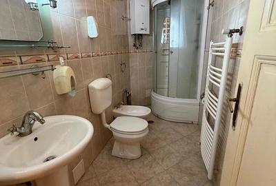 Casă cu 3 camere în Ultracentral