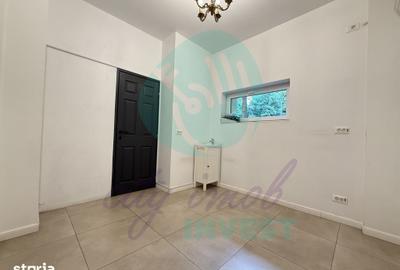 Casă cu 10 camere cu Teren 215 Mp în Tei