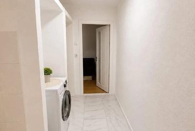 Apartament cu 3 camere semidecomandat în Exterior Vest